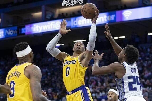 1634349816026089451.jpg Russell-Westbrook-Kent-Bazemore.jpg